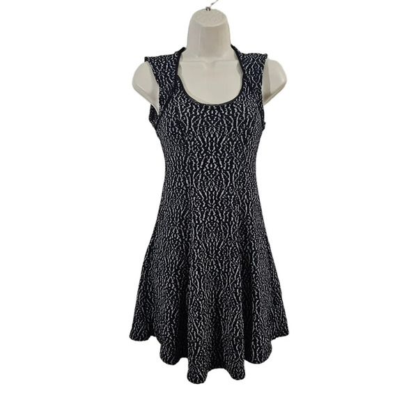 URBAN OUTFITTERS SILENCE + NOISE Black White Keyhole Back Dress Size XS - Picture 1 of 10